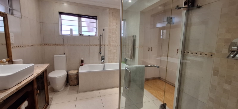 5 Bedroom Property for Sale in Elfindale Western Cape